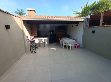 Casa de 3 quartos, São Vicente · Lindo sobrado com três dormitórios, quintal com área de lazer, duas vagas