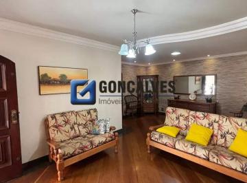Sala · Casa para Aluguel em Santo André (Parque Jaçatuba) | 4 Quartos, 1 Suíte, 3 Vagas