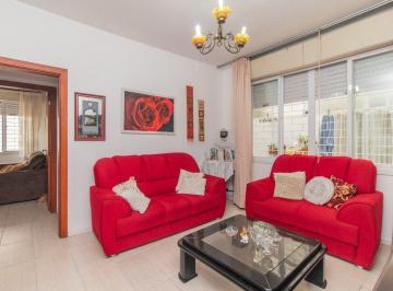 Apartamento · 65m² · 2 Quartos · Apartamento 2 Quartos com Suíte e Pátio no Menino Deus