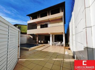 Casa · 370m² · 9 Quartos · 3 Vagas · Casa Padrão em Lauro de Freitas