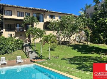 Casa · 85m² · 5 Quartos · 2 Vagas · Casa Padrão em Lauro de Freitas