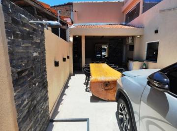 Casa · 200m² · 4 Quartos · 3 Vagas · Casa Padrão em Lauro de Freitas