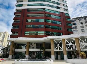 Apartamento · 185m² · 4 Quartos · 4 Vagas · Apartamento Padrão em SALVADOR