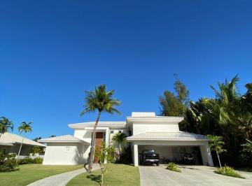 Casa · 740m² · 4 Quartos · Casa Padrão em Lauro de Freitas