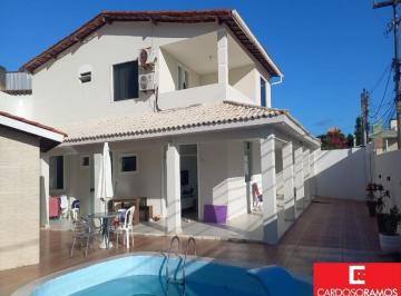 Casa · 250m² · 5 Quartos · 4 Vagas · Casa Padrão em Lauro de Freitas