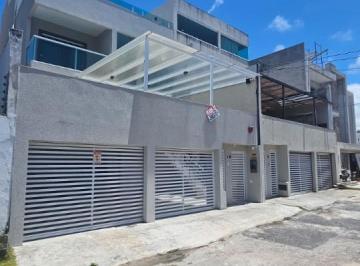 Casa · 340m² · 4 Quartos · 2 Vagas · Casa Padrão em Lauro de Freitas