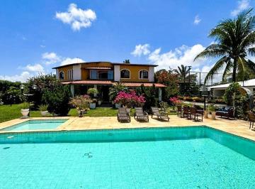 Casa · 385m² · 5 Quartos · Casa Padrão em Lauro de Freitas