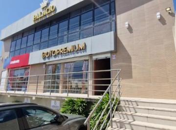 Comercial · 180m² · Comercial Loja em Lauro de Freitas