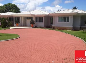Casa · 110m² · 4 Quartos · 2 Vagas · Casa Padrão em Lauro de Freitas