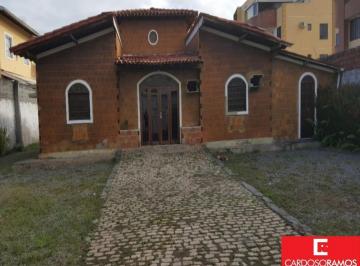 Casa · 300m² · 2 Quartos · Casa Padrão em Lauro de Freitas