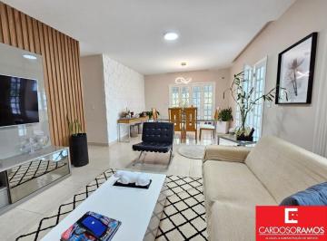 Casa · 110m² · 4 Quartos · Casa Padrão em Lauro de Freitas