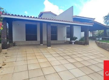 Casa · 295m² · 4 Quartos · Casa Padrão em Lauro de Freitas