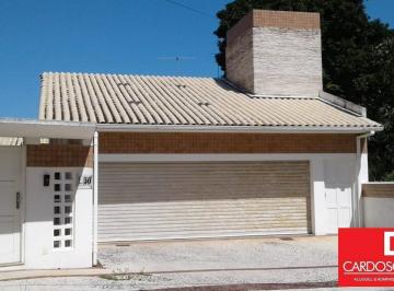 Casa · 517m² · 5 Quartos · 3 Vagas · Casa Padrão em Lauro de Freitas