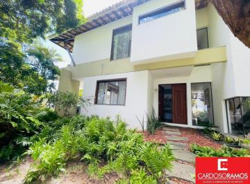 Casa · 375m² · 4 Quartos · 1 Vaga · Casa Padrão em Lauro de Freitas
