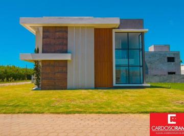 Casa · 16m² · 4 Quartos · Casa Padrão em CAMAÇARI
