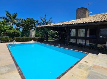 Casa · 255m² · 5 Quartos · 2 Vagas · Casa Padrão em Lauro de Freitas