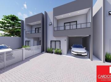 Casa · 170m² · 4 Quartos · 2 Vagas · Casa Padrão em Lauro de Freitas