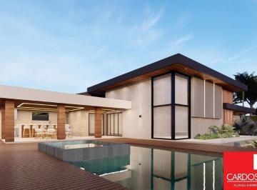Casa · 50m² · 5 Quartos · 10 Vagas · Casa Padrão em Lauro de Freitas