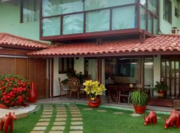 Casa · 330m² · 3 Quartos · 4 Vagas · Casa Padrão em Lauro de Freitas