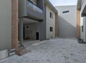 Casa · 121m² · 3 Quartos · 1 Vaga · Casa Padrão em Lauro de Freitas