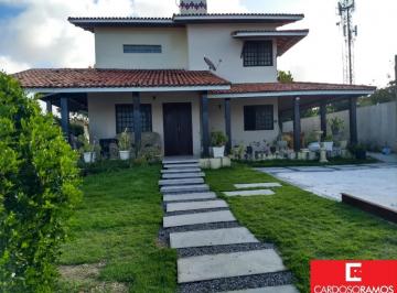Casa · 343m² · 3 Quartos · 2 Vagas · Casa Padrão em Lauro de Freitas