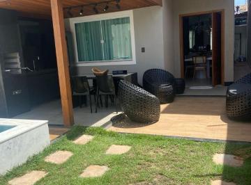 Casa · 108m² · 4 Quartos · Casa Padrão em Lauro de Freitas