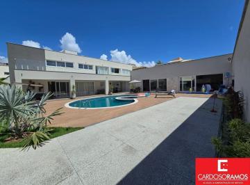 Casa · 750m² · 5 Quartos · 4 Vagas · Casa Padrão em Lauro de Freitas