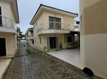 Casa · 126m² · 4 Quartos · 2 Vagas · Casa Padrão em Lauro de Freitas