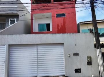 Casa · 160m² · 4 Quartos · Casa Padrão em Lauro de Freitas