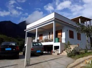 Casa · 150m² · 3 Quartos · 6 Vagas · VENDO MARAVILHOSA CASA COM 3 DORMITÓRIOS NO SANA EM MACAÉ