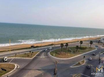 Apartamento · 42m² · 1 Quarto · 1 Vaga · VENDO LINDO FLAT EM ANDAR ALTO E COM 46 MT NA COSTA DOL EM MACAÉ