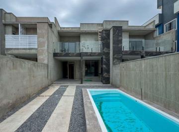 Casa · 165m² · 3 Quartos · 2 Vagas · VENDO LINDA CASA COM 3 DORMITÓRIOS E PISCINA NO RECREIO EM RIO DAS OSTRAS