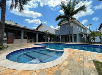 Foto 34 · EXCLUSIVA! Casa Excelente, Dentro de Condomínio, 6 Quartos, Lazer Completo, Lote de 800m² na Rua 08 