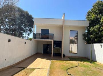 Foto 01 · Casa Moderna , 3 Suítes , Lazer Completo , Lote de 623m² , Dentro de Condomínio na Rua 08 em Vicente