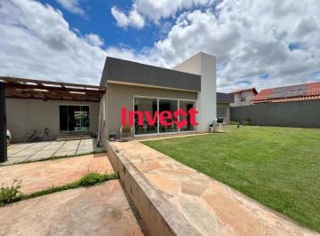 Foto 05 · Casa Reformada , Lote de 1.400m² , Dentro de Condomínio , 4 Quartos , no Conjunto 04 em Arniqueiras