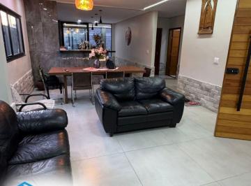 Casa de 5 quartos, Valparaíso de Goiás · 5 quartos com suítes - Pé direito alto - Piscina com Cascata