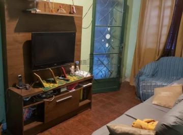 Casa · 175m² · 3 Quartos · 1 Vaga · Próxima UPA e comércio