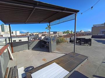 Comercial · 334m² · Ponto Comercial no Centro de Caraguá com 03 pavimentos para aluguel