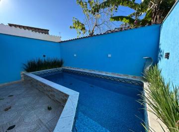 Casa de 2 quartos, Itanhaém · Casa com piscina e 2 quartos em Itanhaém.