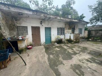 Casa de 6 quartos, Itanhaém · Casa com 6 quartos e edícula em Itanhaém.