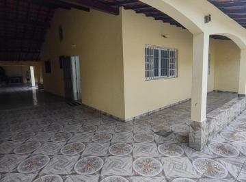 Casa de 2 quartos, Itanhaém · Casa na praia com 2 quartos e churrasqueira em Itanhaém.