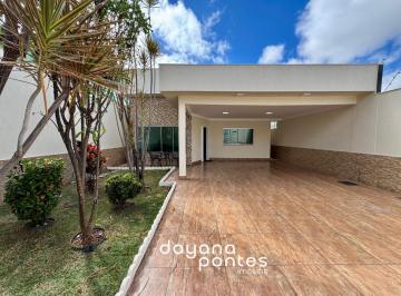 Casa de 4 quartos, Vicente Pires · Casa em Vicente Pires rua 8, 4 Quartos (3 suítes), 450m2, DCE, piscina, Churrasqueira