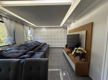Apartamento de 4 quartos, Santa Maria · Excelente Apartamento com 4 Quartos Sendo 1 Suíte, 2º andar. Reformado.