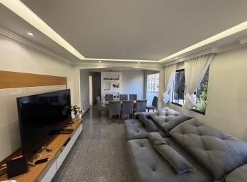 Apartamento de 4 quartos, Santa Maria · Excelente Apartamento com 4 Quartos Sendo 1 Suíte, 2º andar. Reformado.