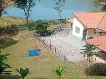 Casa · 90m² · 3 Quartos · 7 Vagas · Refúgio Particular com Vista para a Represa em Paraibuna