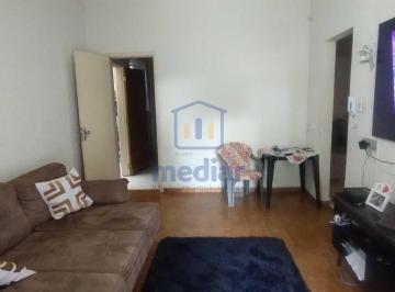 Apartamento · 77m² · 2 Quartos · 1 Vaga · Apartamento térreo: 2 dormitórios, suíte, no Canal 3, Vila Mathias, próximo ao VLT