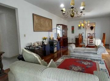 Apartamento · 142m² · 3 Quartos · 1 Vaga · Apartamento com 3 dormitórios, 1 Suíte e sacada a 100 mts da Praia do Embaré !