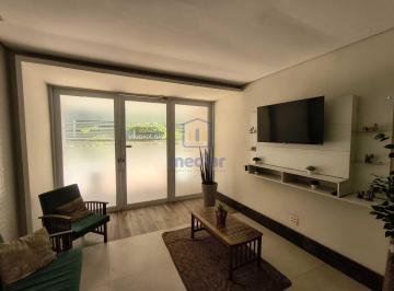 Apartamento · 45m² · 2 Quartos · 1 Vaga · Apartamento com 2 dormitórios, reformado, prédio na Av. da Praia do Embaré !