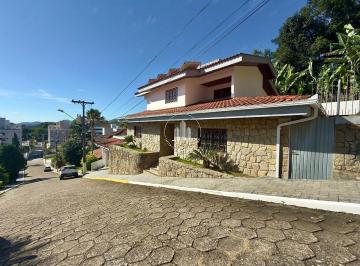 Casa · 349m² · 5 Quartos · 3 Vagas · Casa 5 Quartos com 2 Suítes e 348,16m² - Córrego Grande