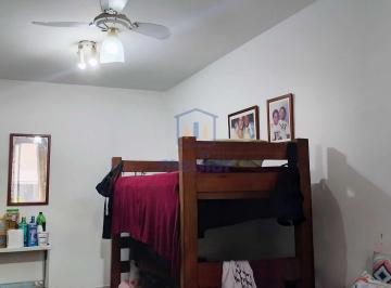 Apartamento · 35m² · 1 Quarto · 1 Vaga · Kitnet/Conjugado a pouco metros da praia do Embaré !